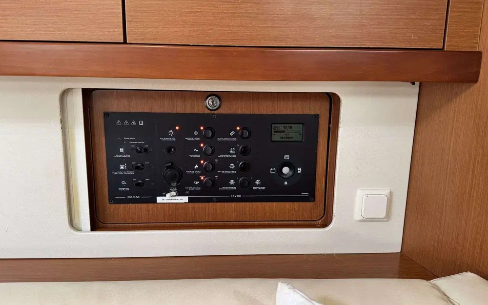 slider 38 Beneteau Oceanis 41