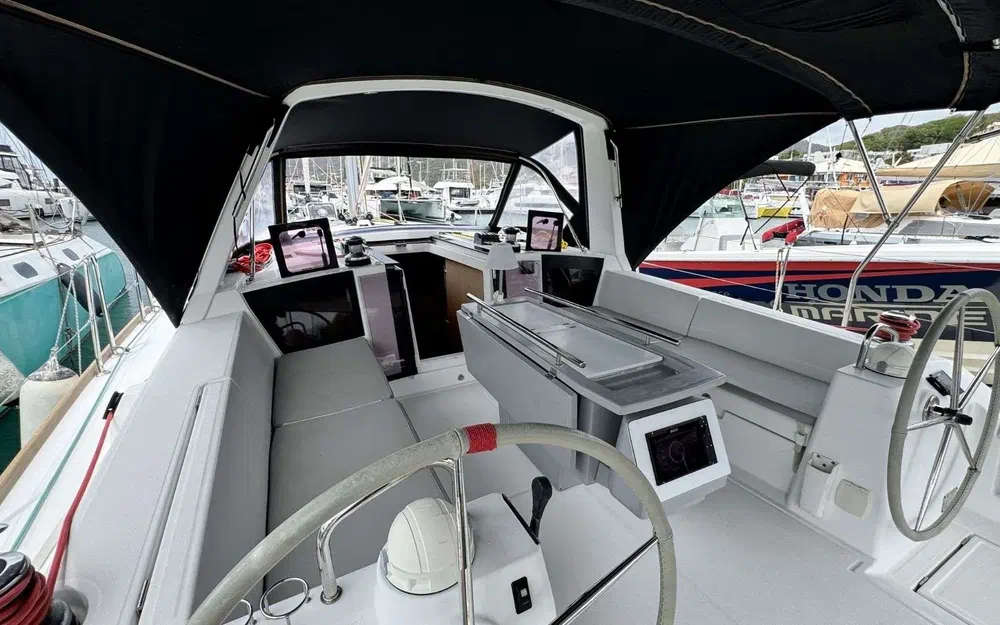 slider 8 Beneteau Oceanis 41