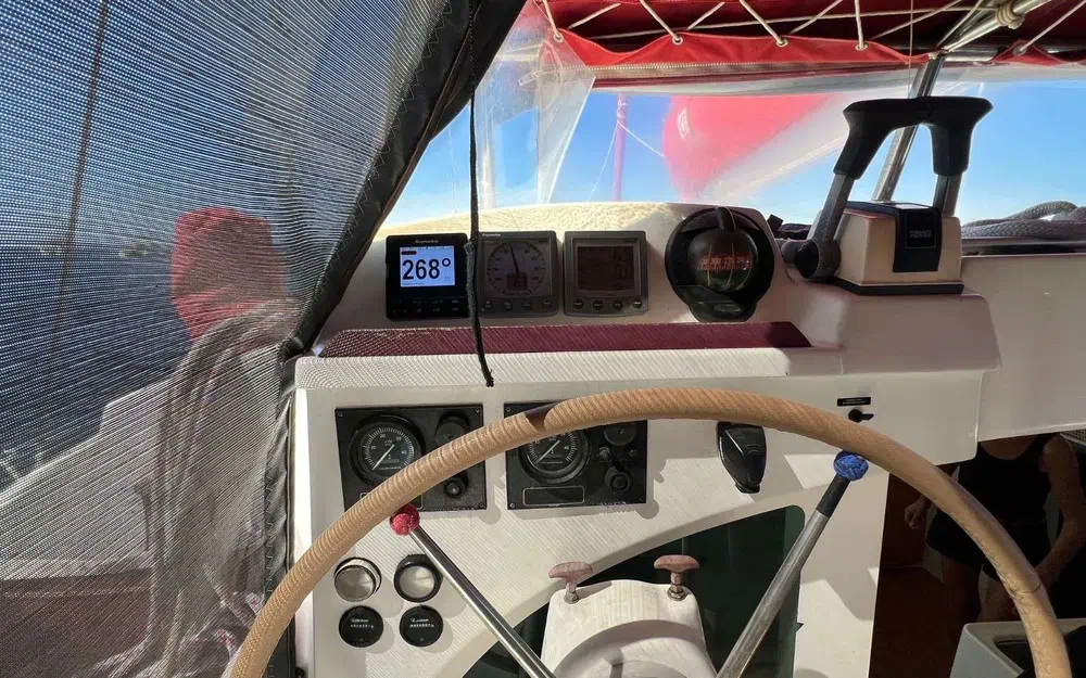 slider 37 Lagoon 380
