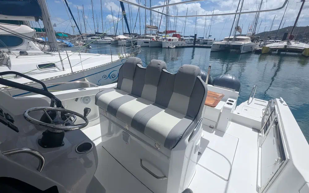 slider 6 Jeanneau Cap Camarat 9.0 CC
