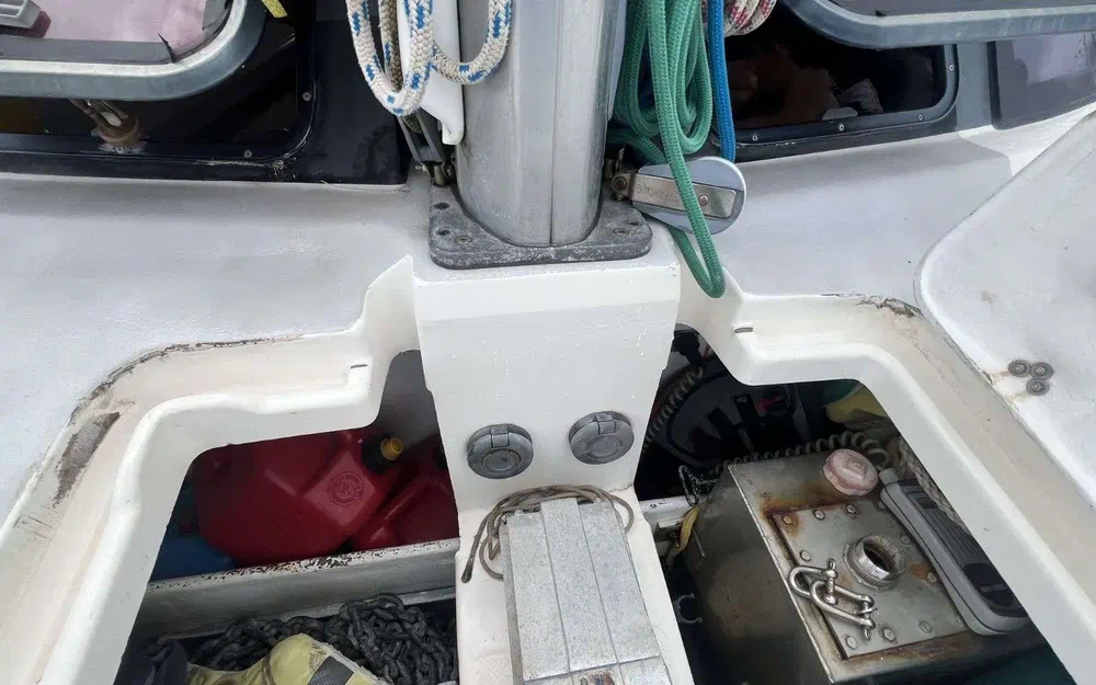 slider 12 Fountaine Pajot Athena 38