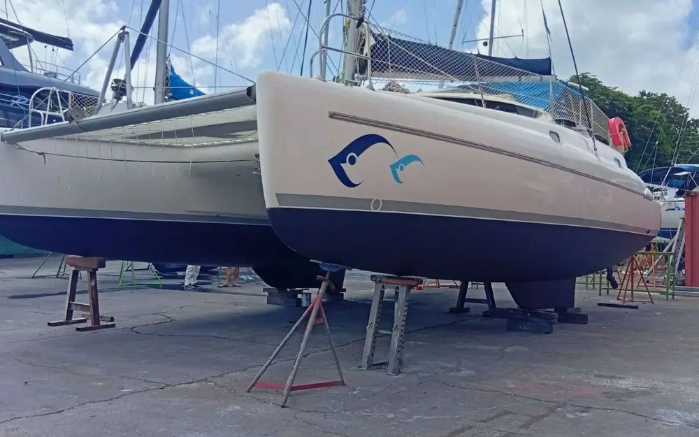 slider 30 Fountaine Pajot Athena 38