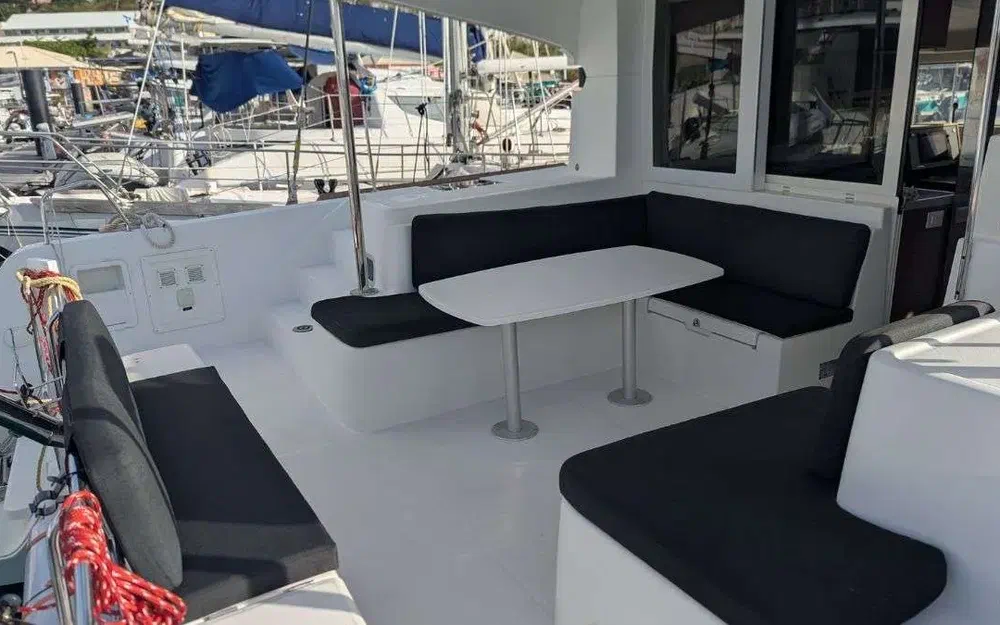 slider 23 Lagoon 40