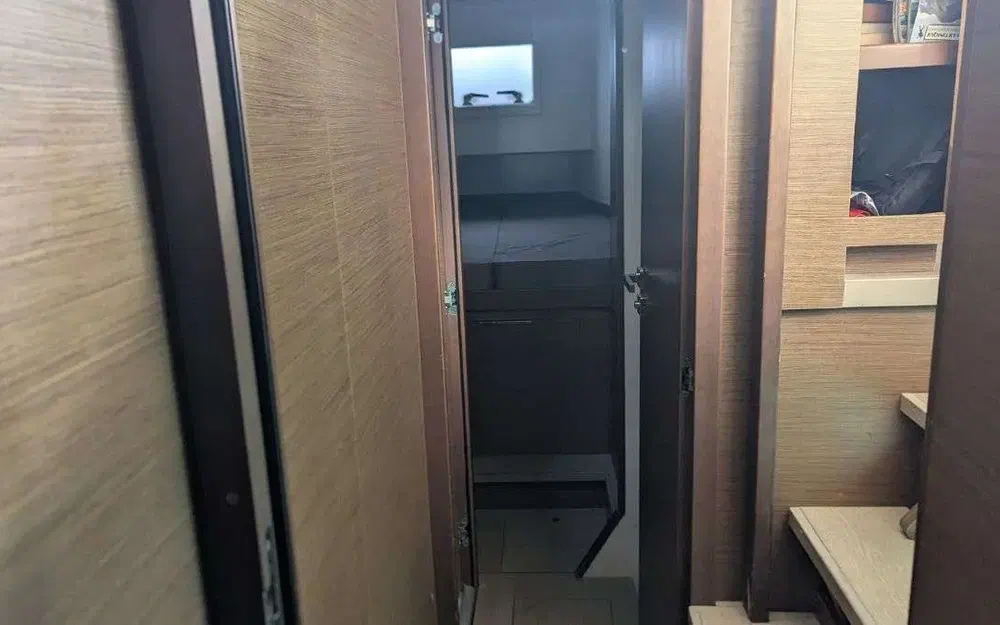 slider 27 Lagoon 40