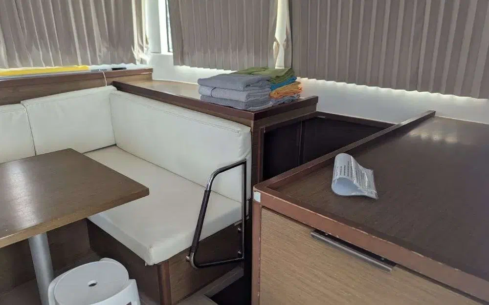 slider 29 Lagoon 40