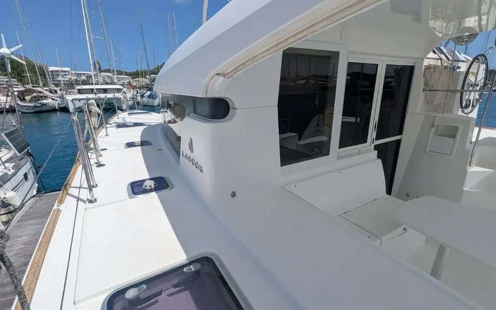 slider 33 Lagoon 40