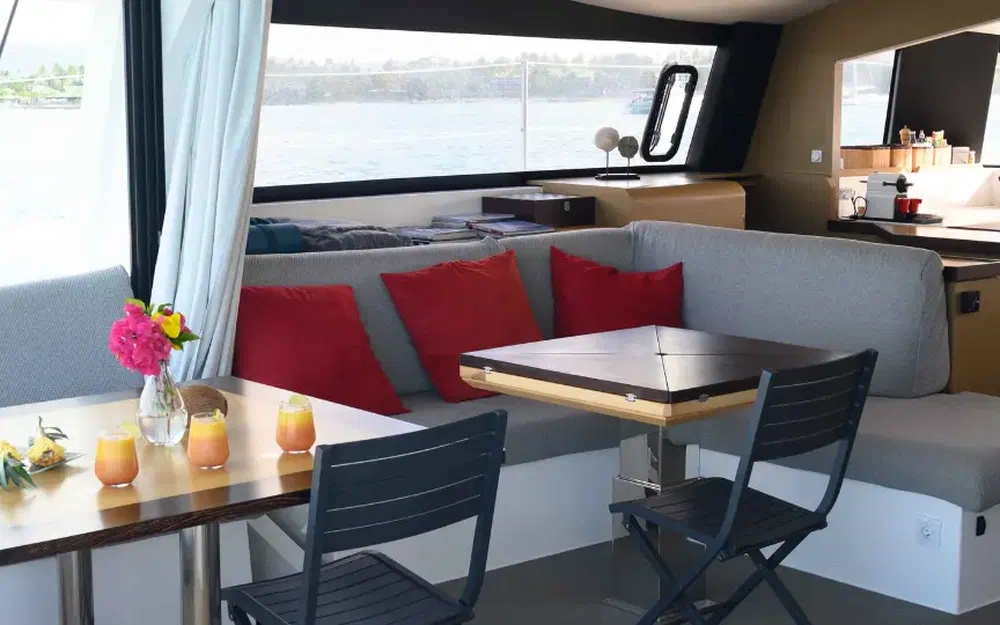 slider 6 Neel Trimarans Neel 51