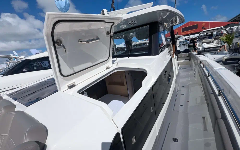 slider 11 Aquila 47 Molokai