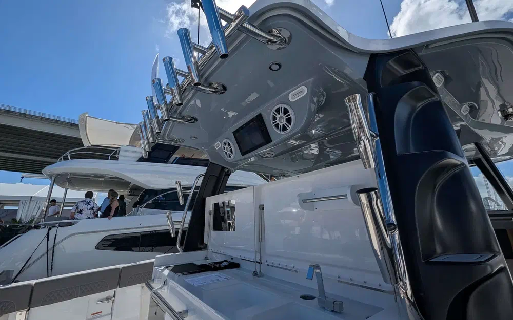 slider 15 Aquila 47 Molokai