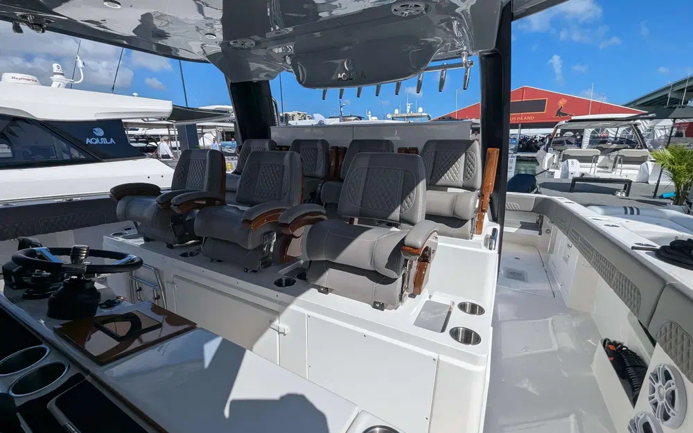 slider 27 Aquila 47 Molokai