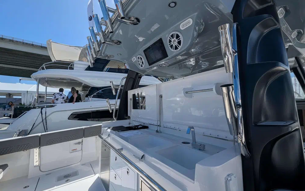 slider 37 Aquila 47 Molokai
