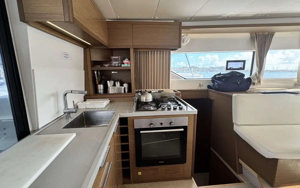 slider 32 Lagoon 50