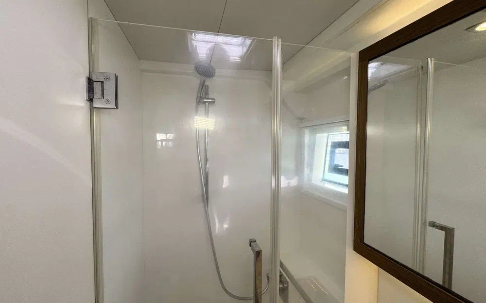 slider 33 Lagoon 50