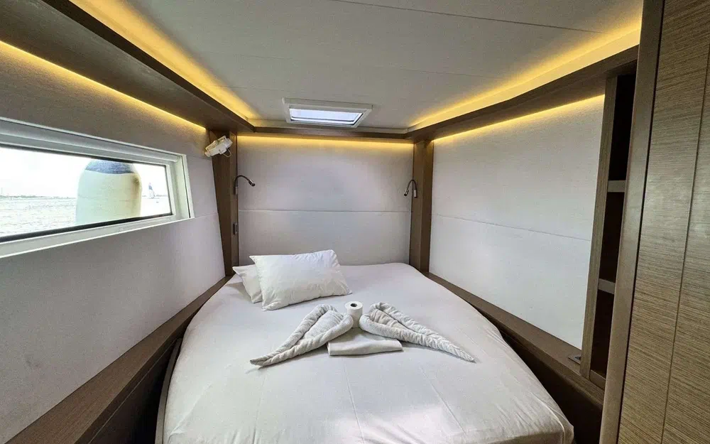 slider 38 Lagoon 50