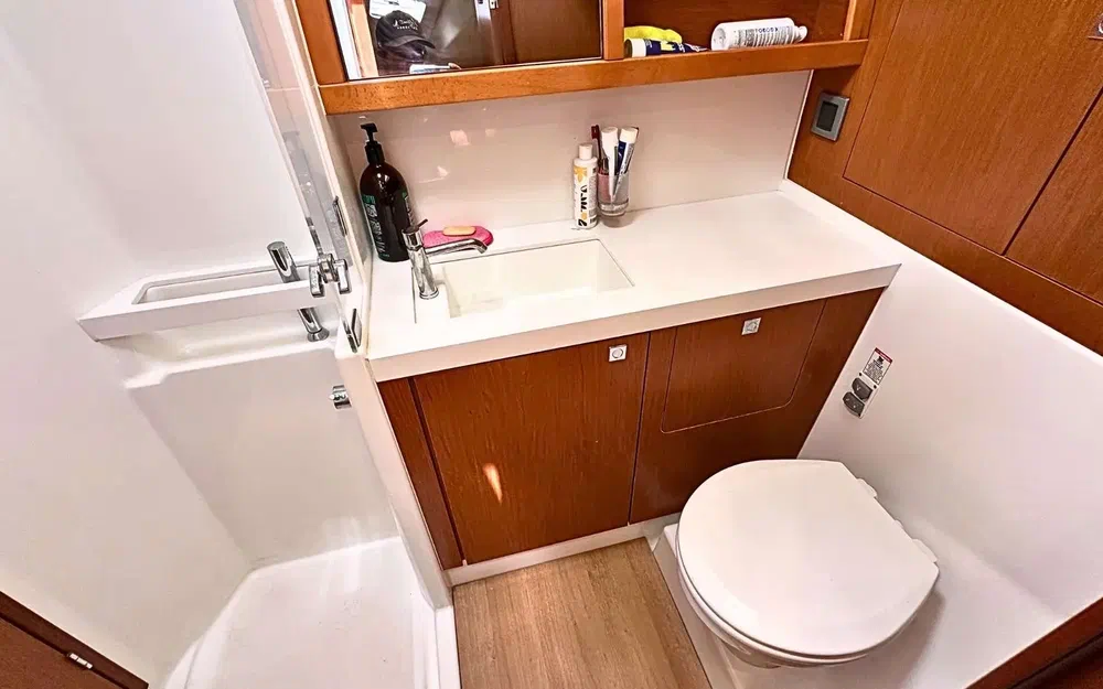 slider 28 Beneteau Sense 51