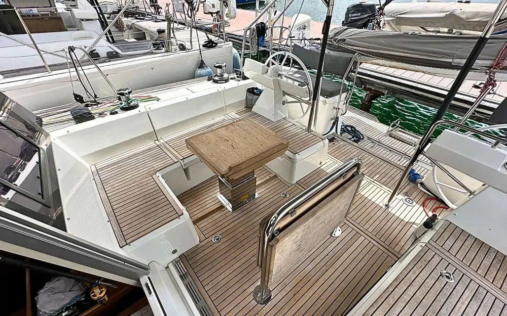 slider 36 Beneteau Sense 51