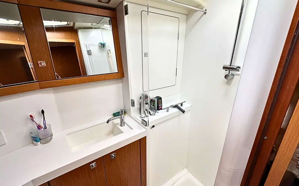 slider 54 Beneteau Sense 51
