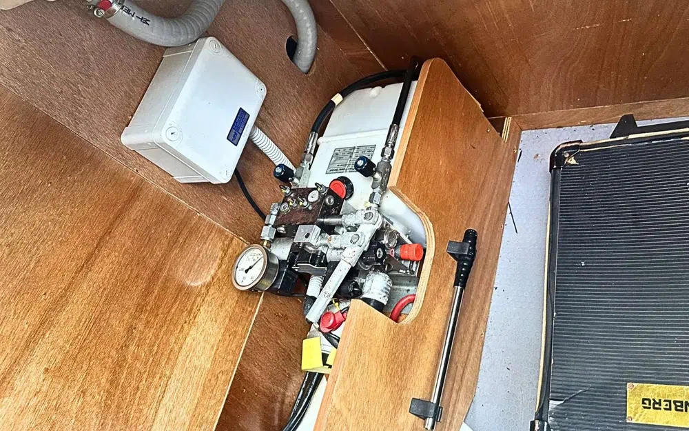 slider 7 Beneteau Sense 51