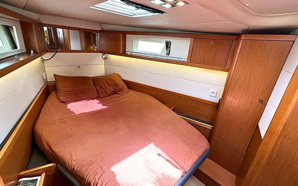 slider 8 Beneteau Sense 51