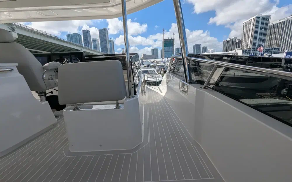 slider 32 Aquila 50