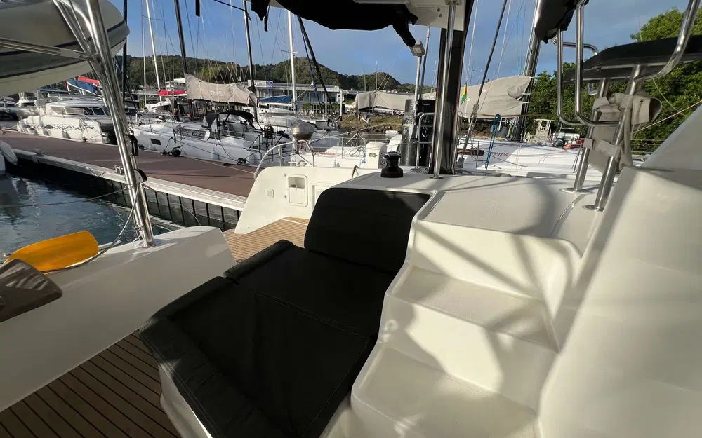 slider 18 Lagoon 42