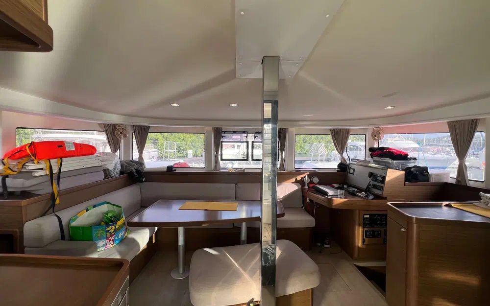 slider 31 Lagoon 42