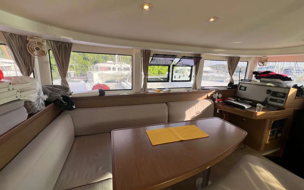 slider 38 Lagoon 42