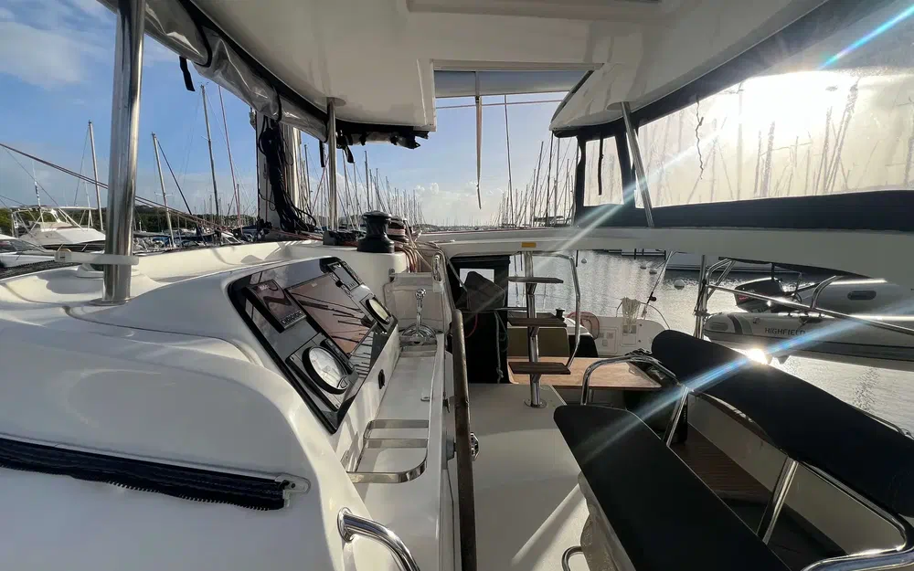 slider 44 Lagoon 42