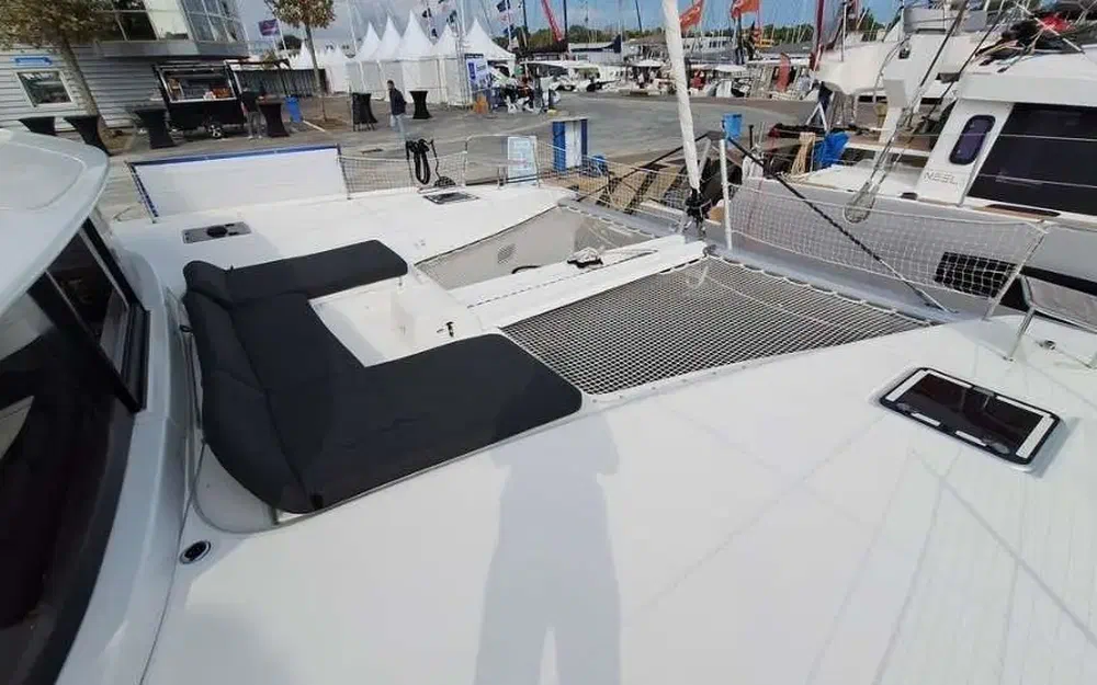slider 18 Lagoon 46