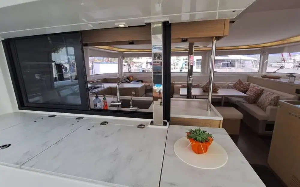 slider 20 Lagoon 46