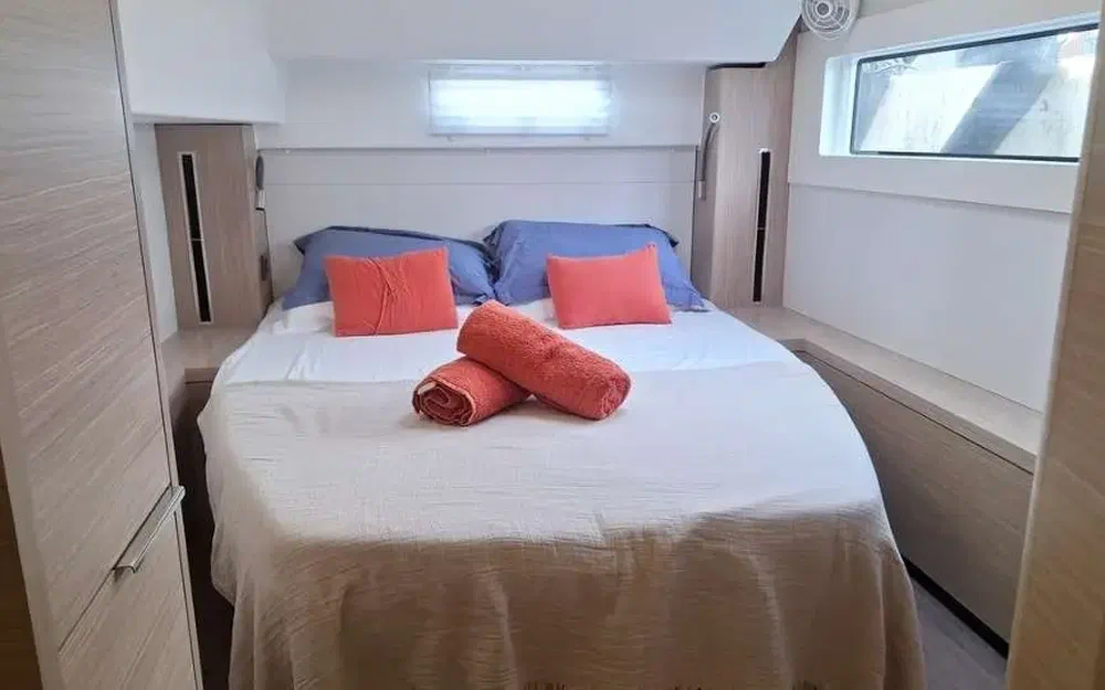 slider 23 Lagoon 46