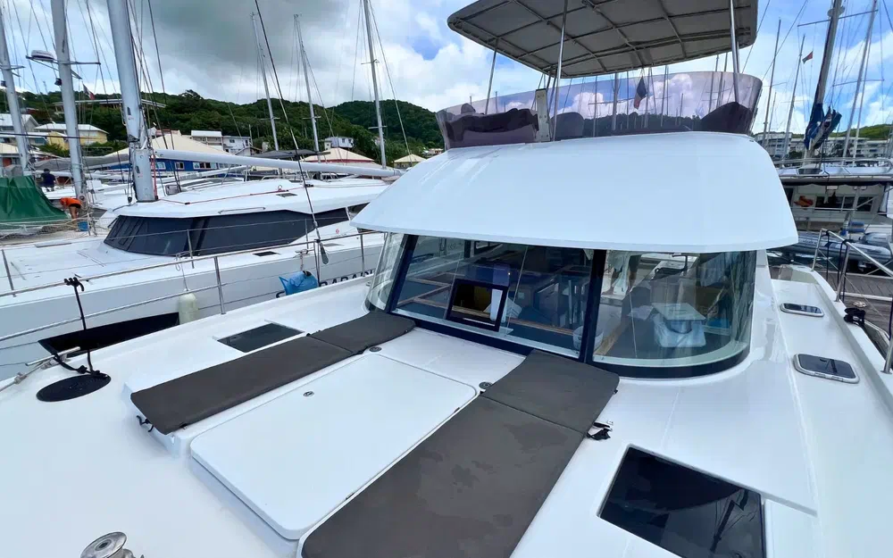 slider 16 Fountaine Pajot My 37