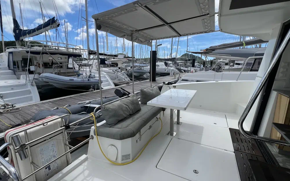 slider 23 Fountaine Pajot My 37