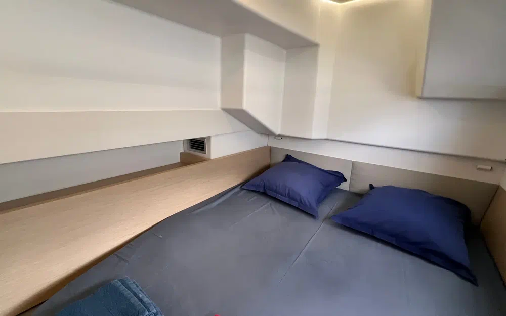 slider 28 Fountaine Pajot My 37