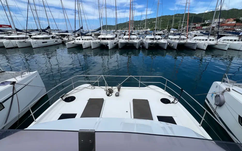 slider 7 Fountaine Pajot My 37