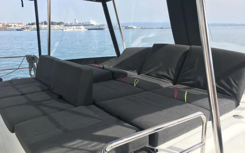 slider 13 Lagoon 50