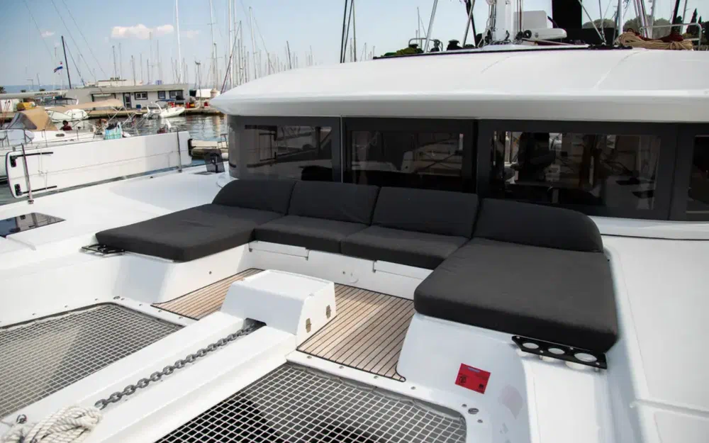 slider 17 Lagoon 50
