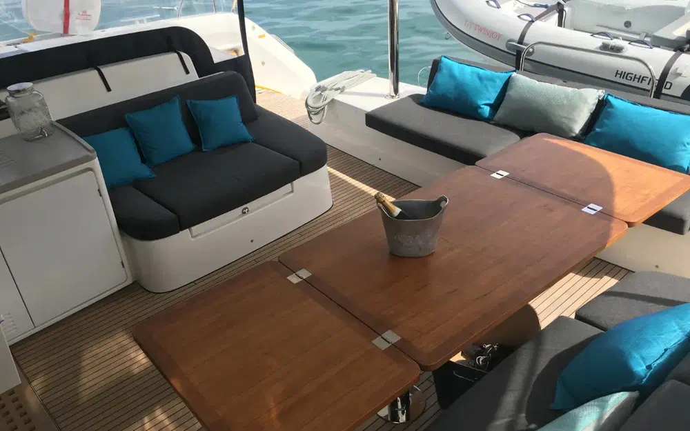slider 21 Lagoon 50