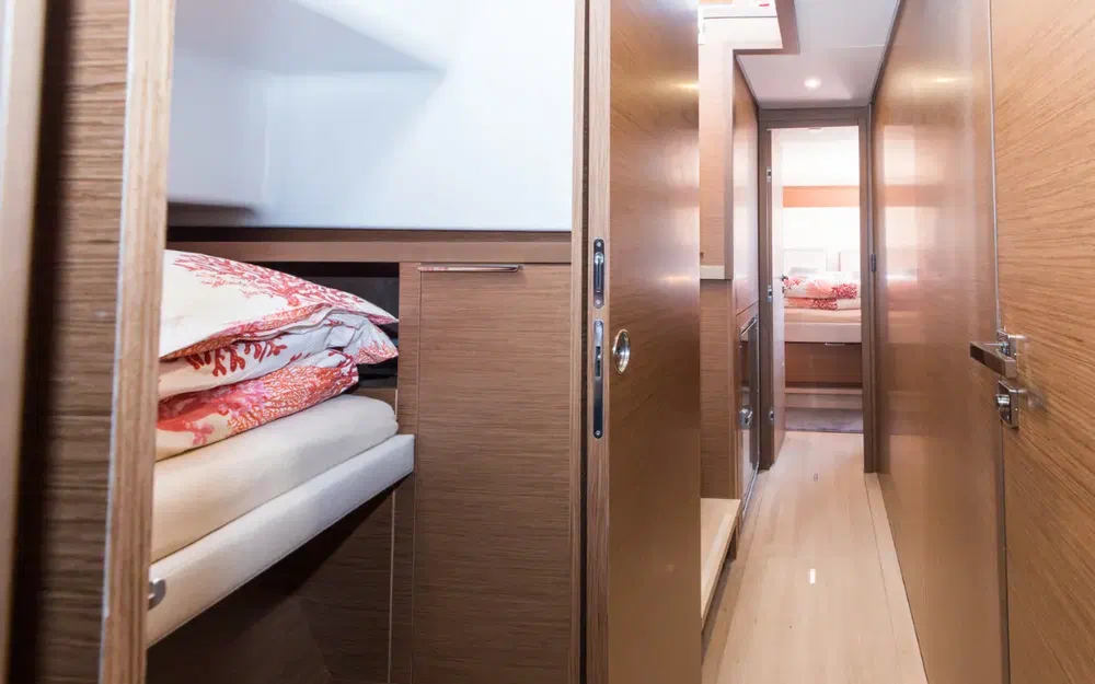 slider 23 Lagoon 50
