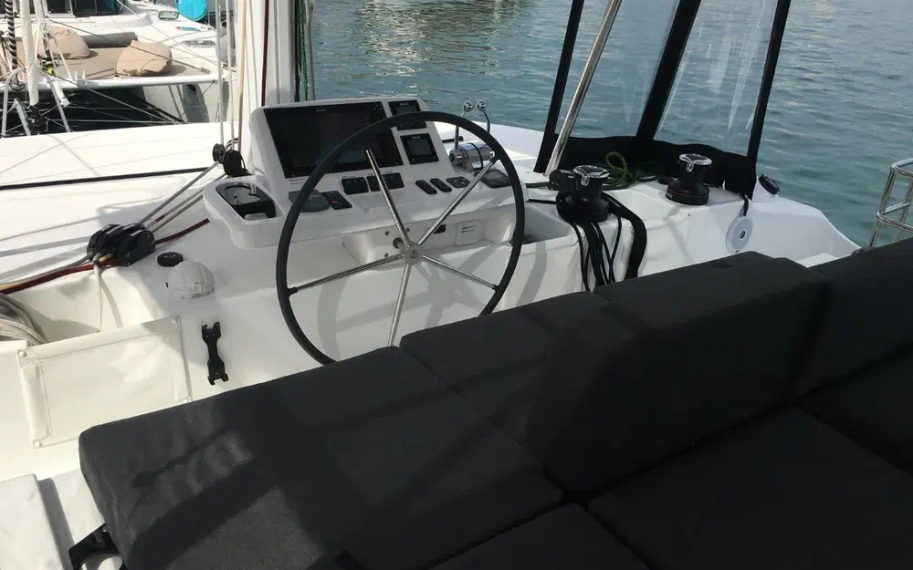slider 24 Lagoon 50