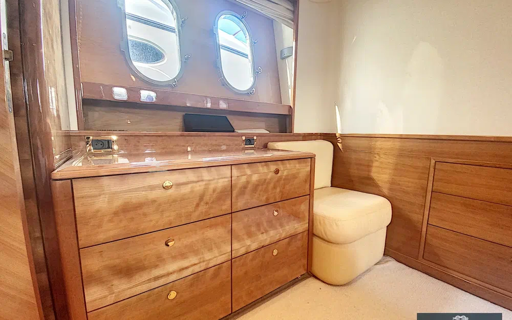 slider 16 Guy Couach 2200 Fly