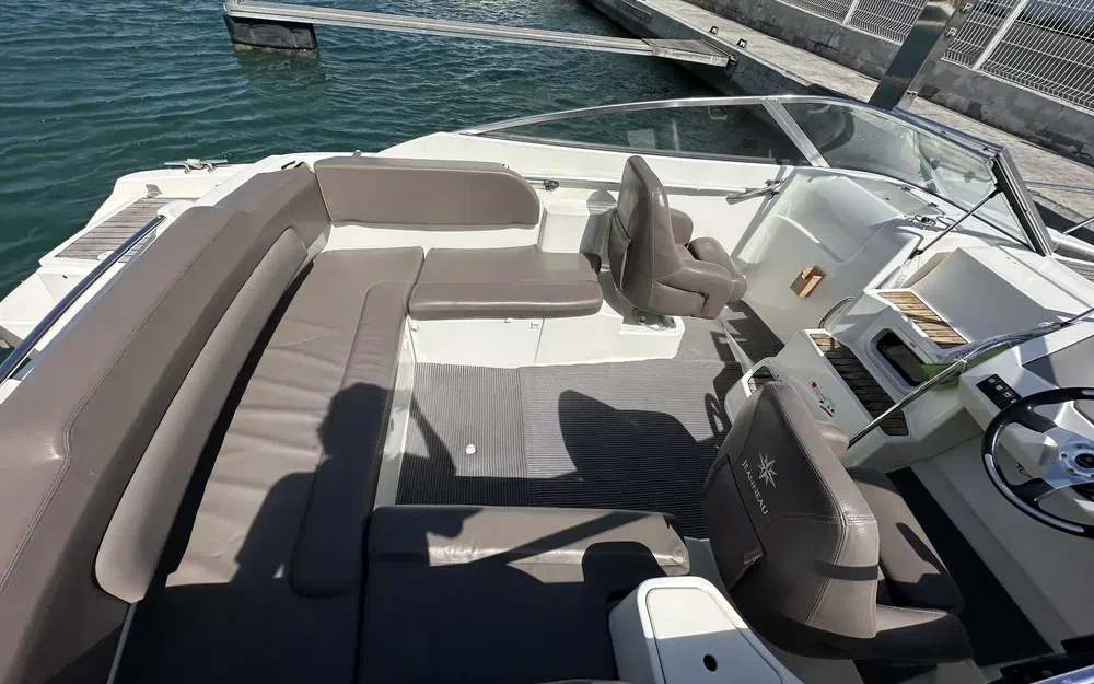 slider 3 Jeanneau Cap Camarat 650 DC