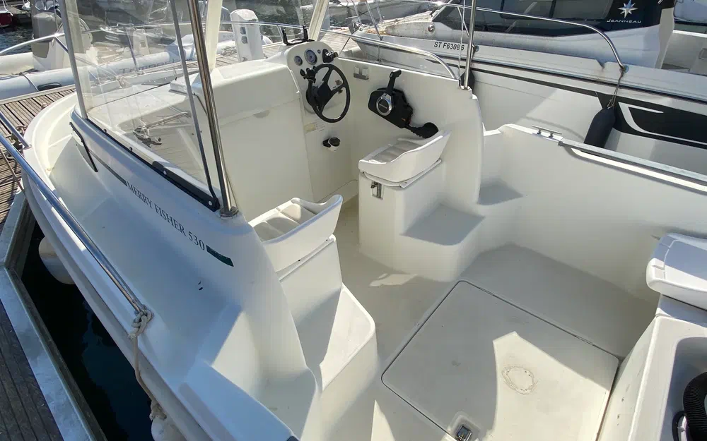 slider 6 Jeanneau Merry Fisher 530 Cabin
