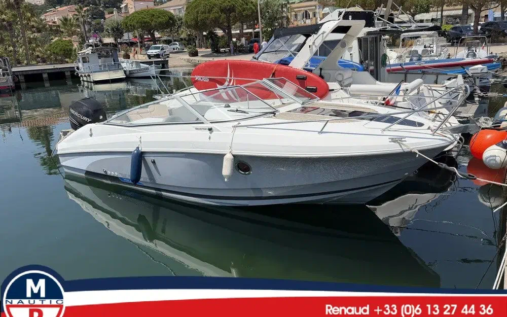 slider 0 Beneteau Flyer 750 cabrio