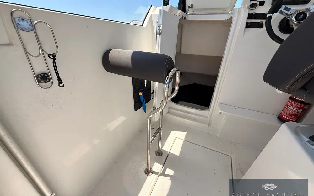 slider 1 Beneteau Barracuda 6