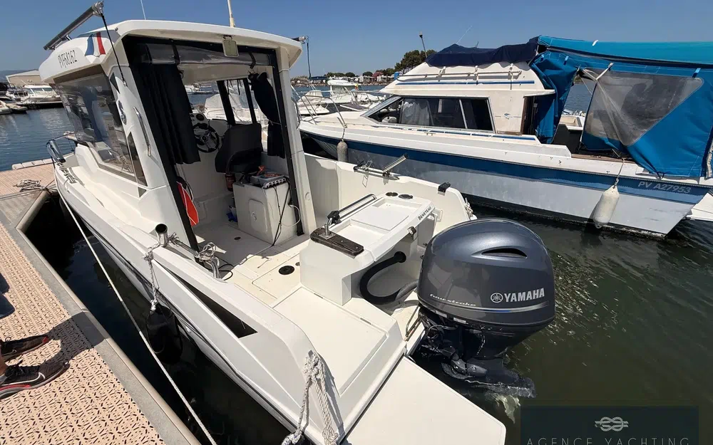slider 23 Beneteau Barracuda 6