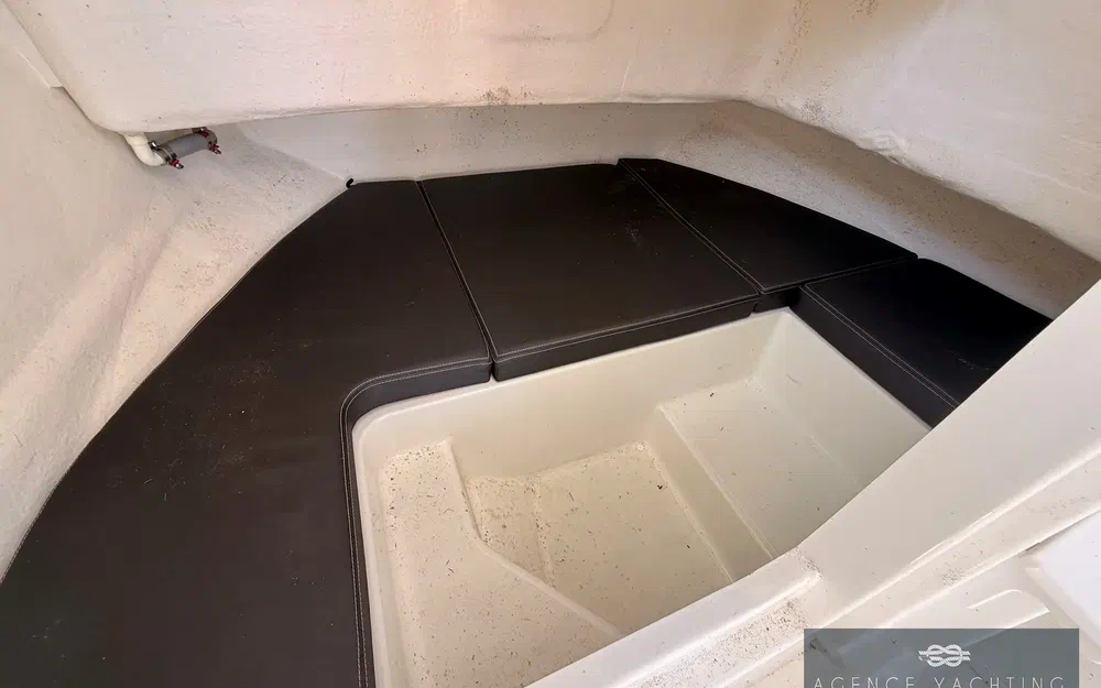 slider 2 Beneteau Barracuda 6