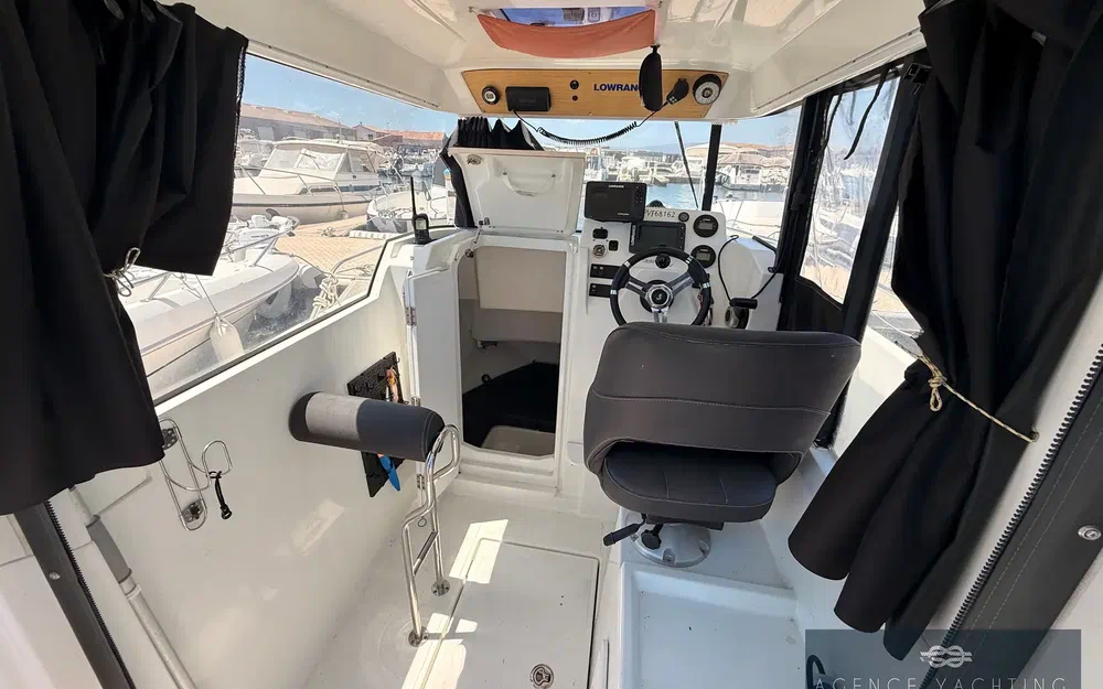 slider 3 Beneteau Barracuda 6