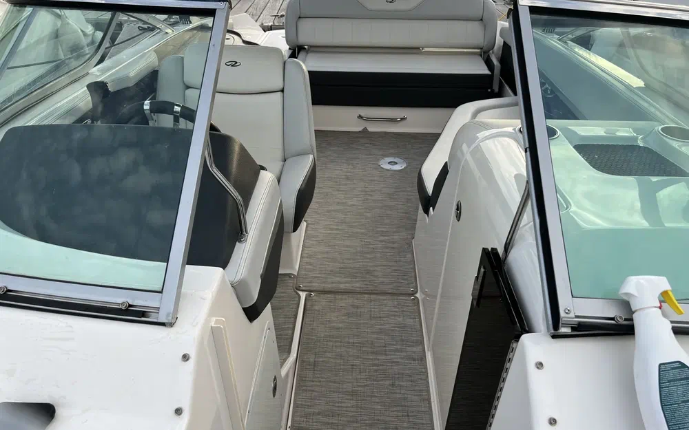 slider 2 Regal 27 Fasdeck