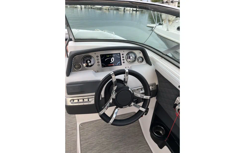 slider 5 Regal 27 Fasdeck